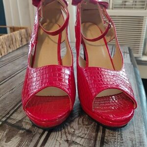 Chic Red Croc-Embossed Peep-Toe Heels